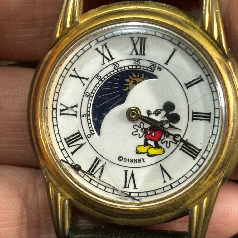 Disney Mickey Mouse watch x Seiko Alba Moon Phase Watch Authentic - Picture 8 of 11